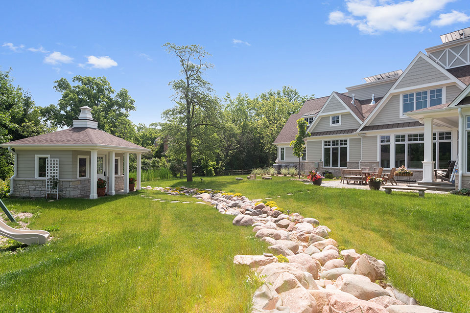 Northfield-Custom-Home-101 - Backyard - Globex Developments Custom Homes