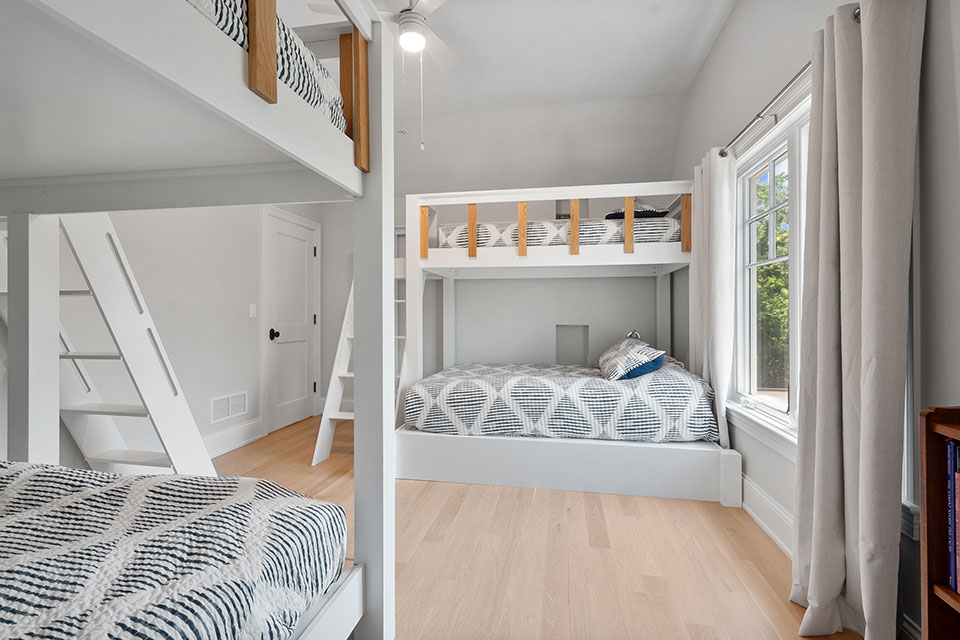 Northfield-Custom-Home-101 - Kids Bedroom - Globex Developments Custom Homes