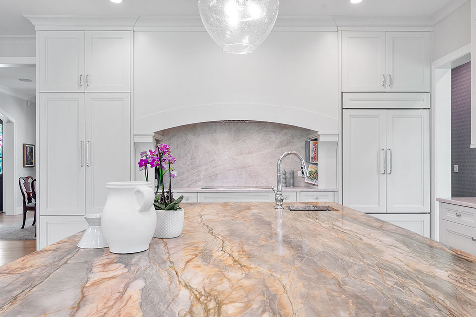 Northfield-Custom-Home-101 - Kitchen Island Top - Globex Developments Custom Homes